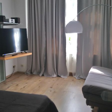 Gemuetliche Ferienwohnung Im Erdgeschoss- Jenaer Strasse แอร์ฟวร์ท ภายนอก รูปภาพ