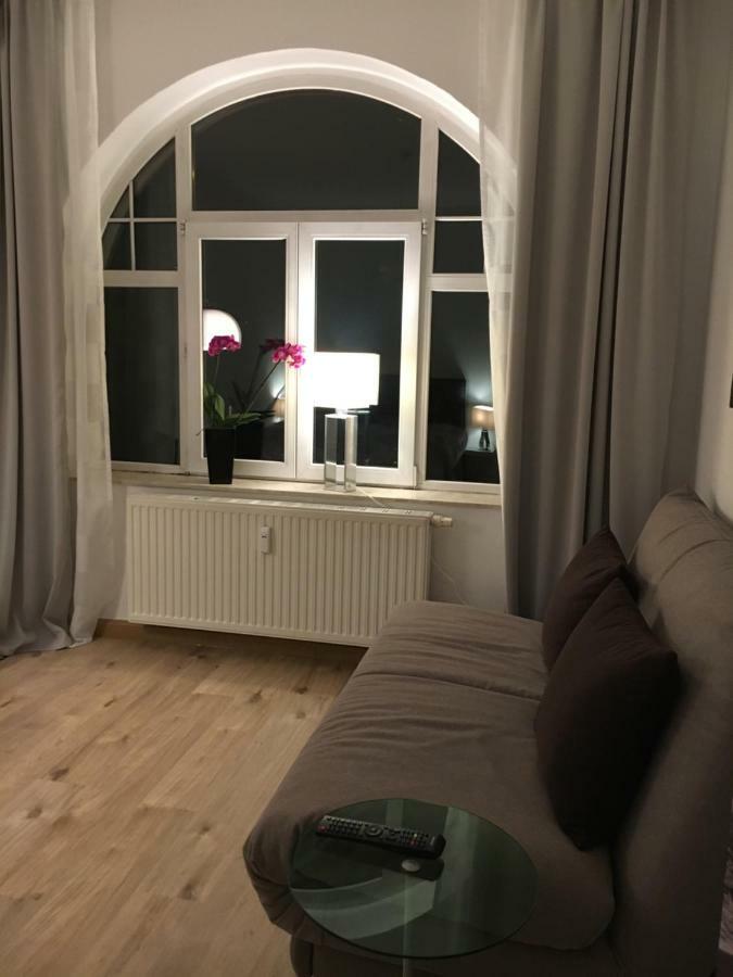 Gemuetliche Ferienwohnung Im Erdgeschoss- Jenaer Strasse แอร์ฟวร์ท ภายนอก รูปภาพ