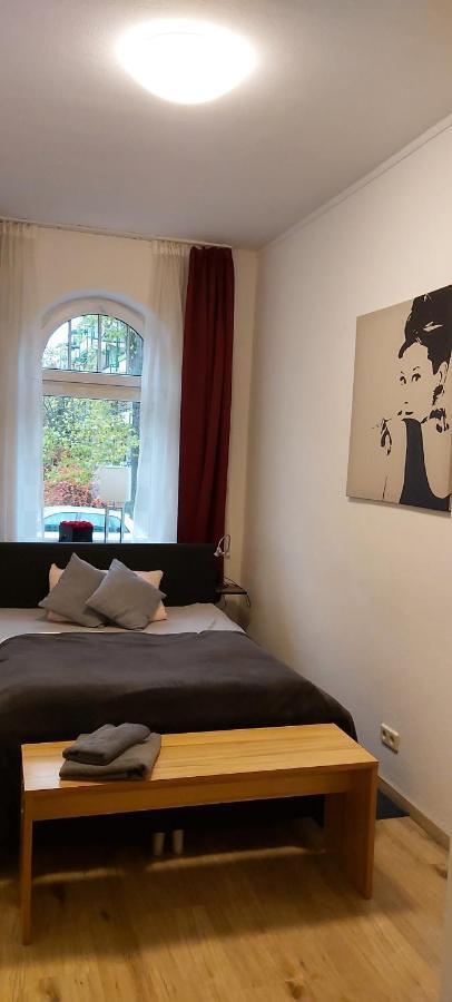Gemuetliche Ferienwohnung Im Erdgeschoss- Jenaer Strasse แอร์ฟวร์ท ภายนอก รูปภาพ
